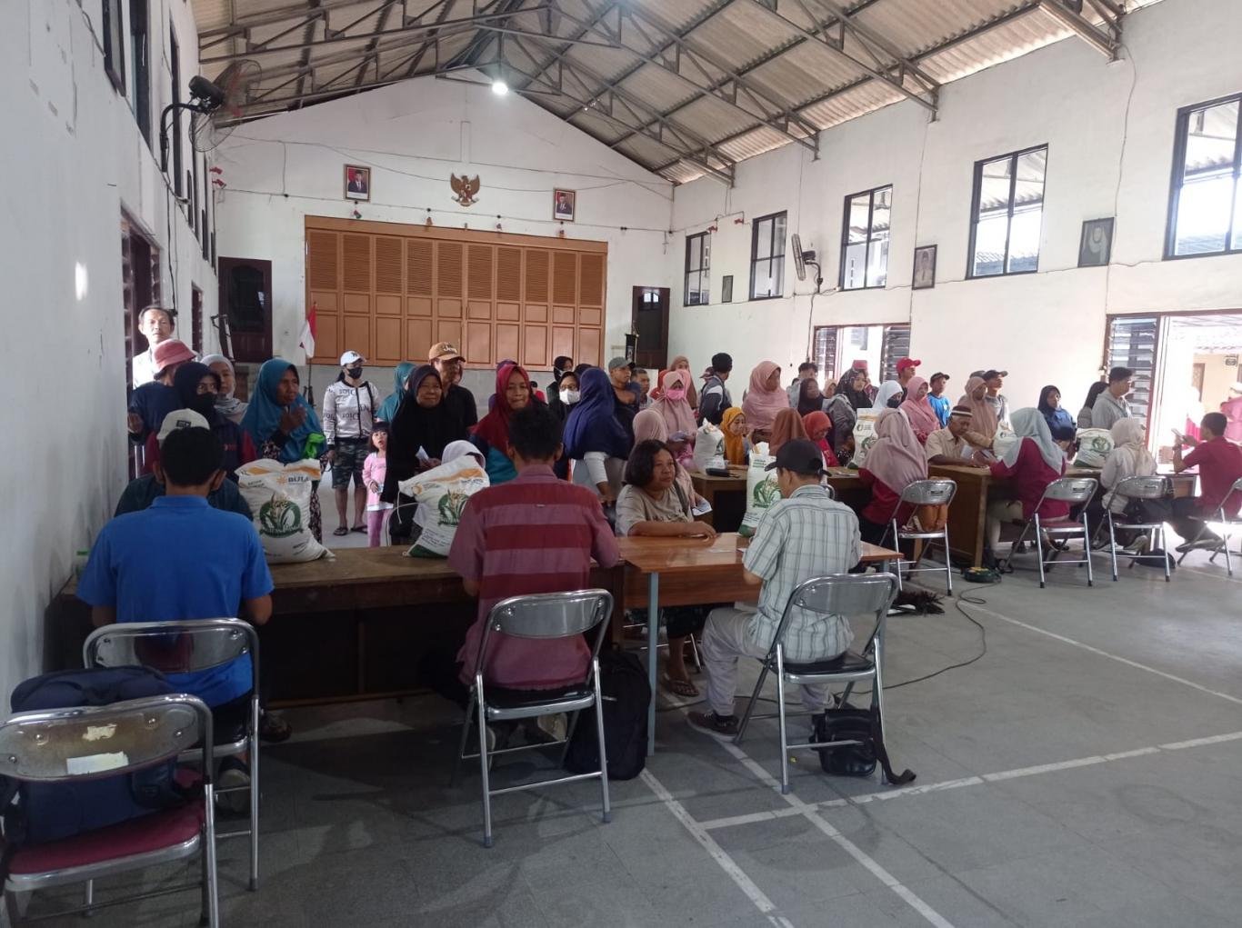 Margomulyo Salurkan Beras CPP Bulan Mei 2024