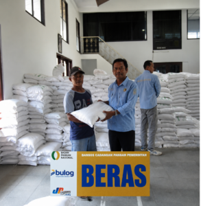 Sinergi Dinsos dan Pamong Margomulyo Salurkan Beras Bagi 1.956 KPM